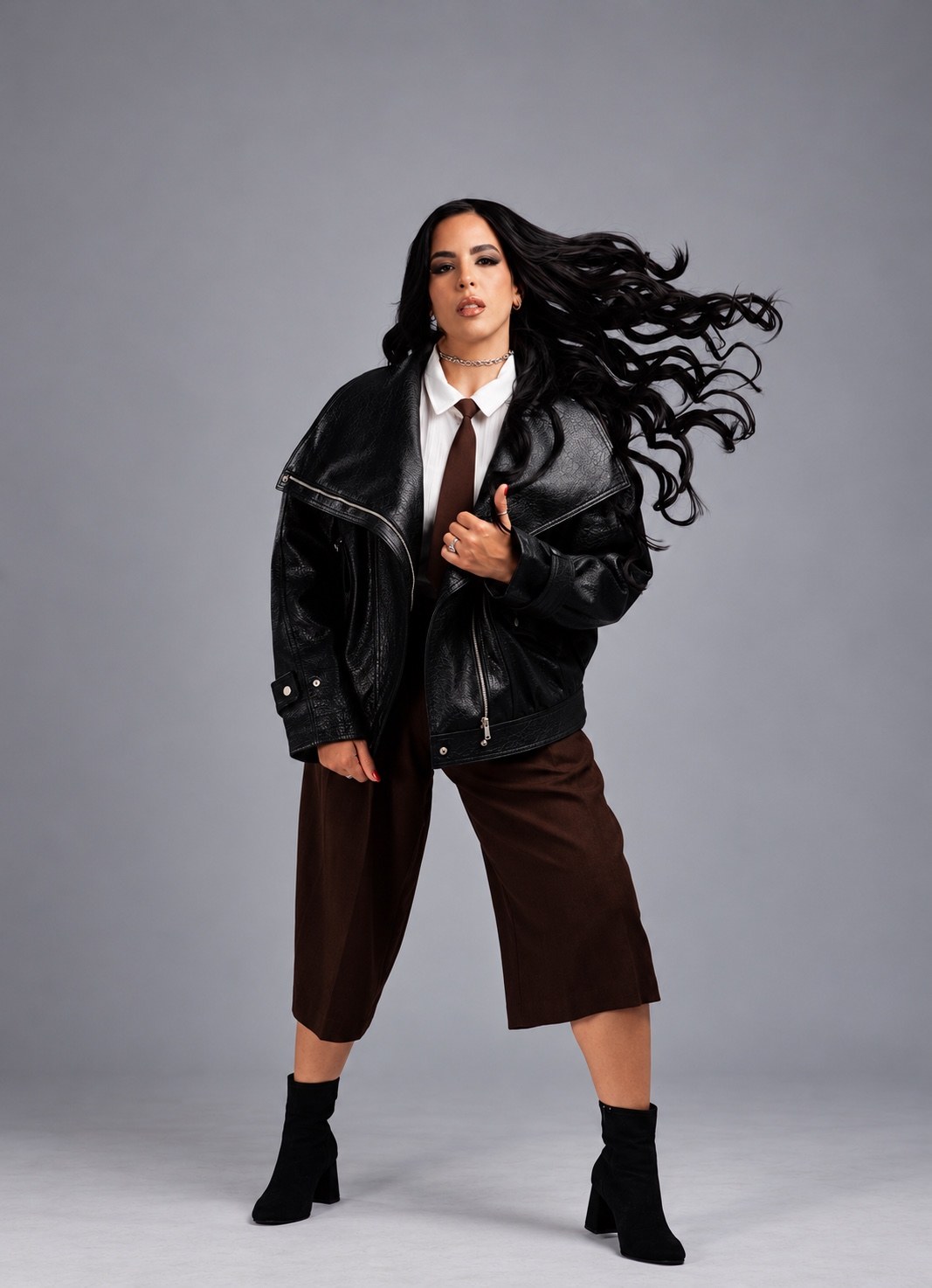 Mariela Aleiram con chaqueta negra